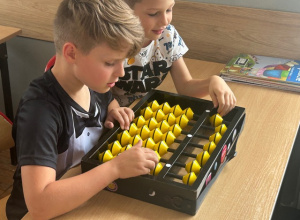Uczniowie klasy 1 podczas zajęć pokazowych.