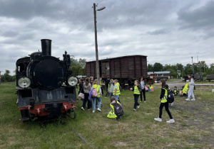 Oglądanie starych pociągów w Muzeum w Rogowie.