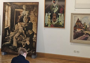 Adam W Galerii Sztuki.