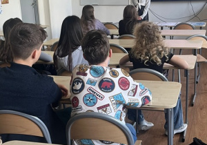 Klasa 7b na warsztatach z profilaktyki.