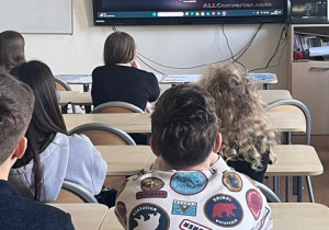 uczniowie klasy 7b podczas warsztatów.