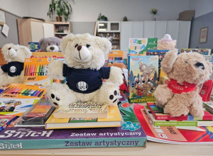 Pluszowy Miś i inne zabawki.