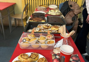 Kawiarenka podczas kiermaszu świątesznego.