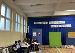 Dwie drużyny podczas konkursu.