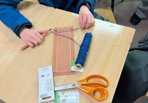 Uczniowie klasy 7b podczas zajęć.