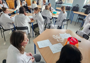 Warsztaty chemiczne w XXX LO