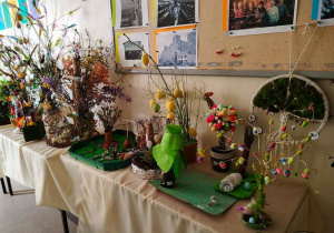 Wielkanocne drzewka - wystawa prac konkursowych.