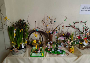 Wielkanocne drzewka - wystawa prac konkursowych.
